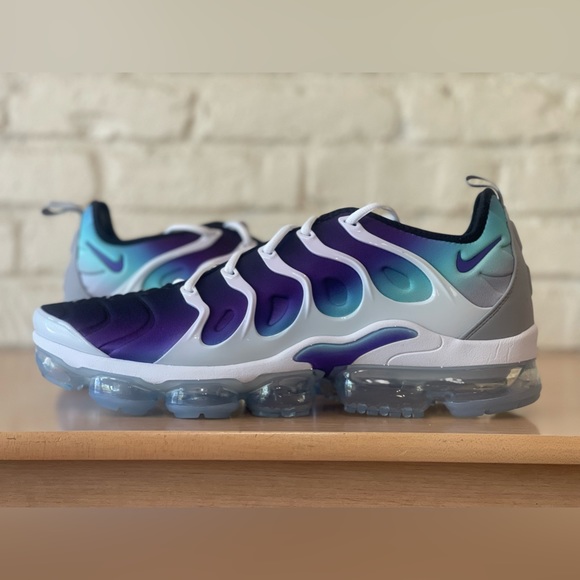 purple and white vapormax plus